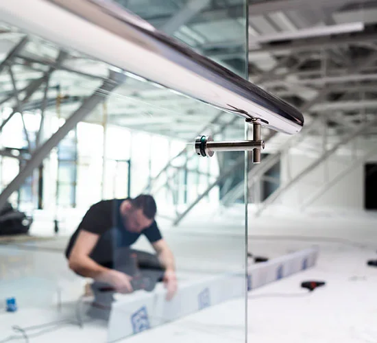 Sarasota, FL highly skilled glass repair technicians